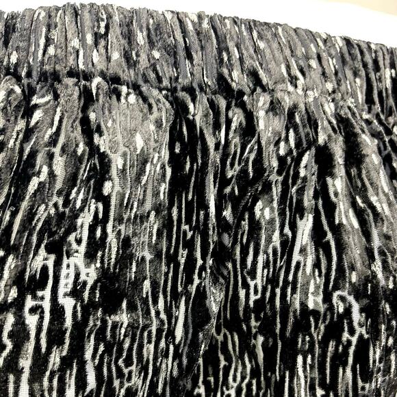 H&M Black Velvet Striped Pattern Off Shoulder 3/4 Sleeve Cropped Blouse Top Sz 6 - Picture 5 of 7